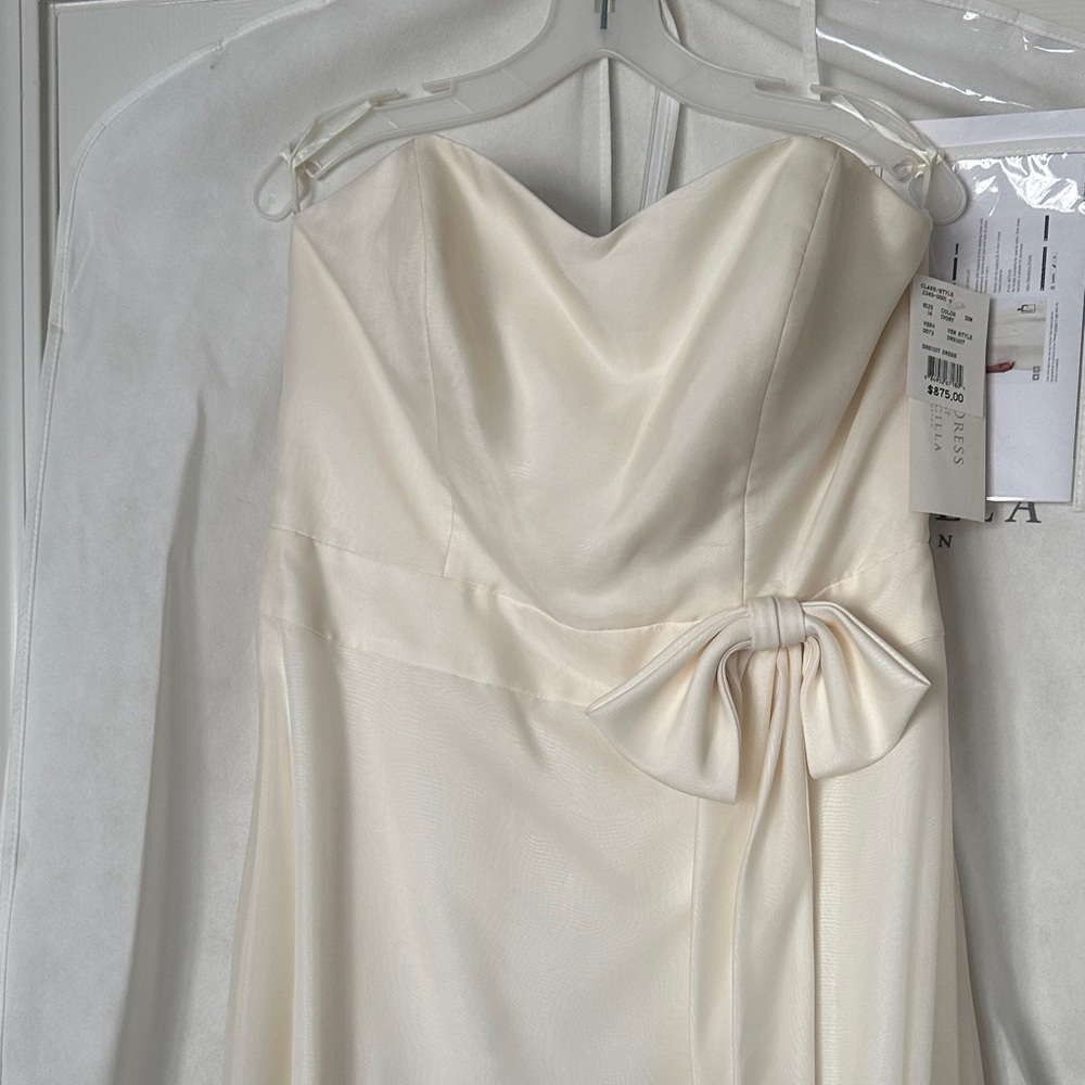 Elegant Cream Strapless Dress